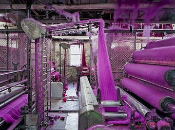 攝影師鏡頭下美國(guó)僅存的紡織廠