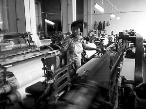 樓下紡織廠晝夜轟鳴 樓上住戶斷電止噪音(圖)-新聞中心